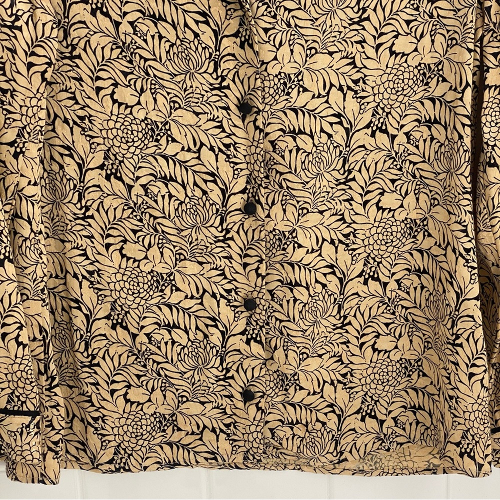 Top Shop NWOT Size US 4 Long Sleeve Blouse with gold & black floral print button - Picture 5 of 12
